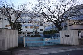 【コーポニュー引山の小学校】