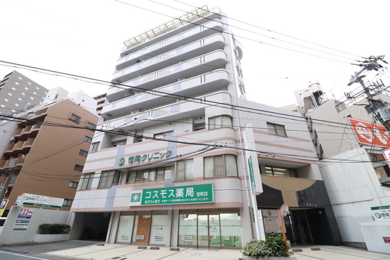 【広島市中区宝町のマンションの建物外観】