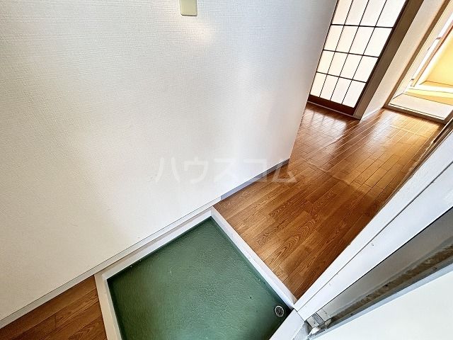 【パレス東原の玄関】