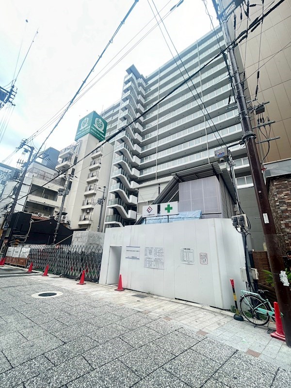 【神戸市中央区中山手通のマンションの建物外観】