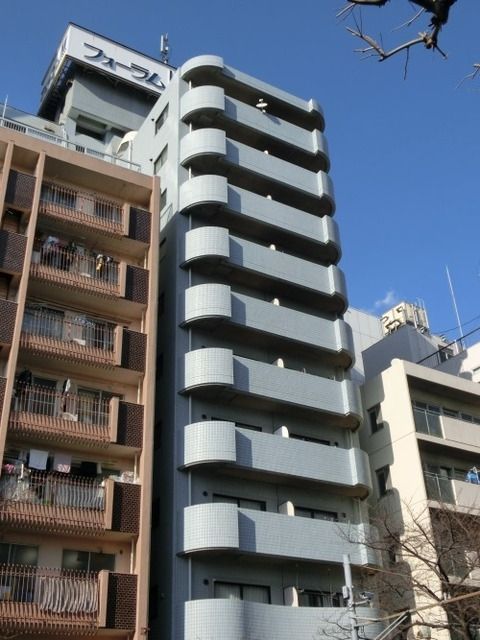 【練馬区中村北のマンションの建物外観】