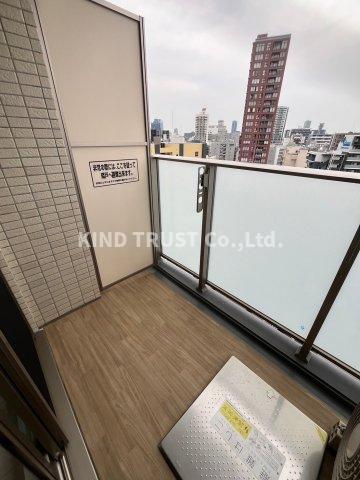 バルコニー　開放的で明るい空間を演出してくれるバルコニーです