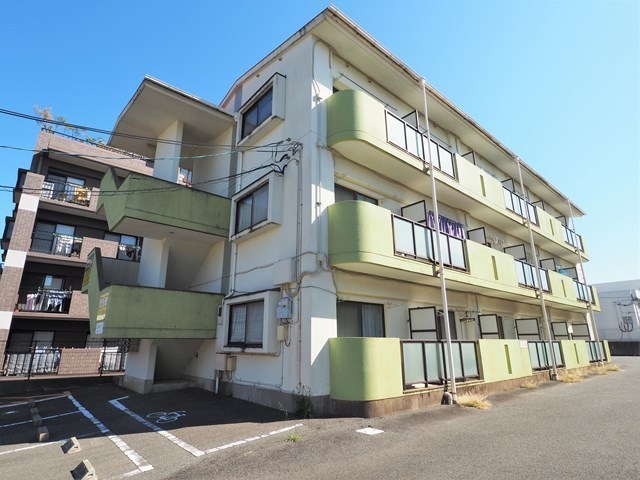 才川マンションの建物外観