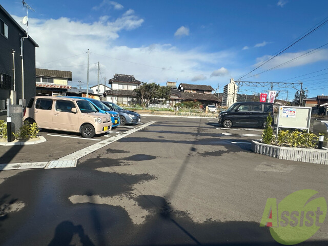 【柴田郡柴田町槻木西のアパートの駐車場】