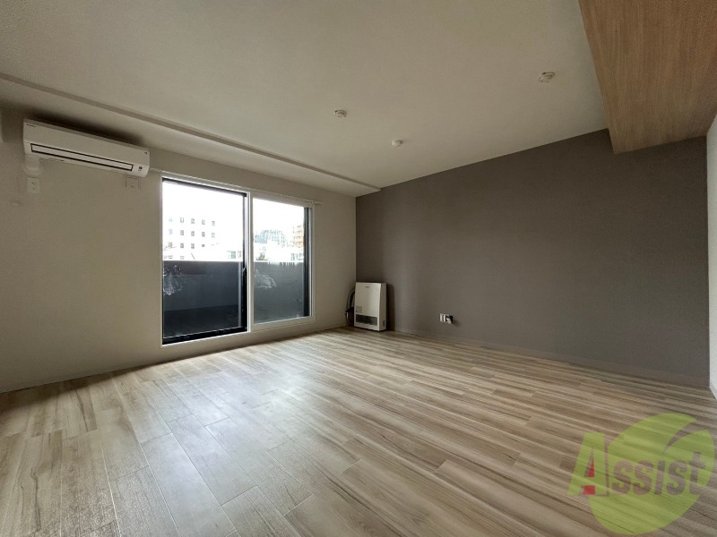 居室・リビング　広々としたリビングですね。使い勝手がよさそうですね！