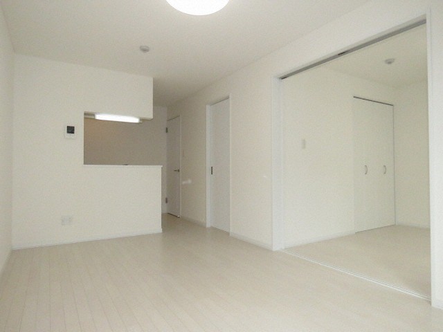 居室・リビング　☆10.7帖の広々としたリビングです！