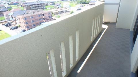 バルコニー　洗濯物の良く乾く日当たりの良いベランダ♪（イメージ）