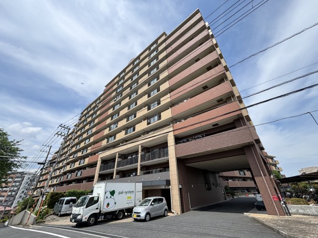 千葉市中央区千葉寺町のマンションの建物外観