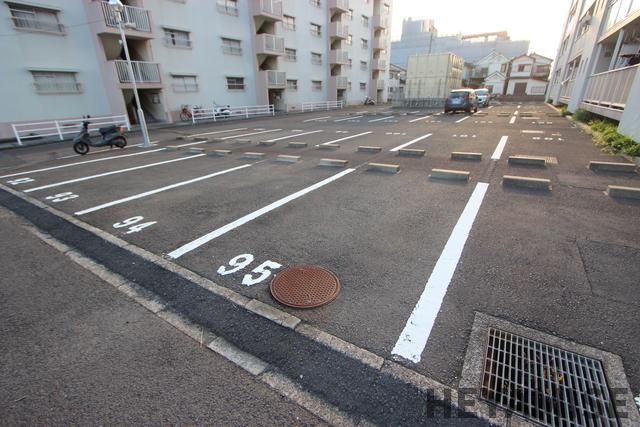 【長崎市深堀町のアパートの駐車場】