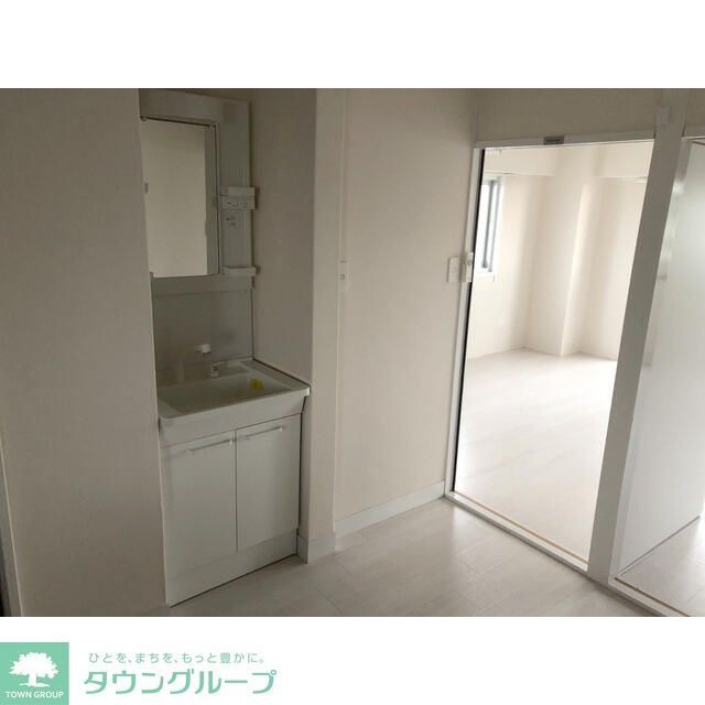 【松戸市稔台のマンションの洗面設備】