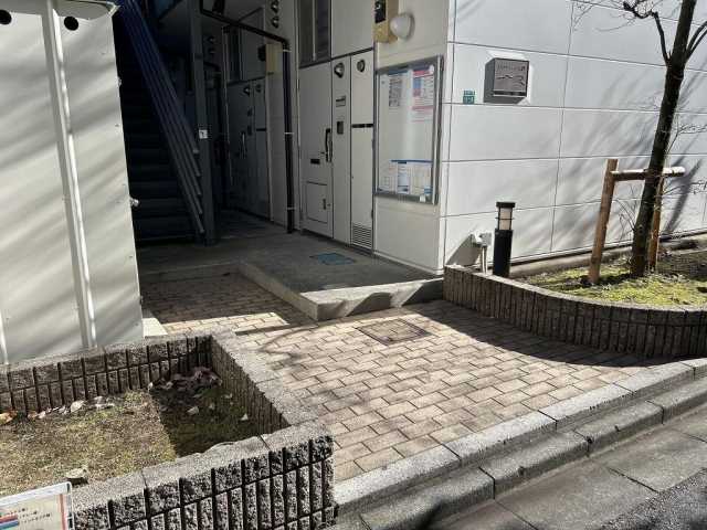 エントランス　駐車場