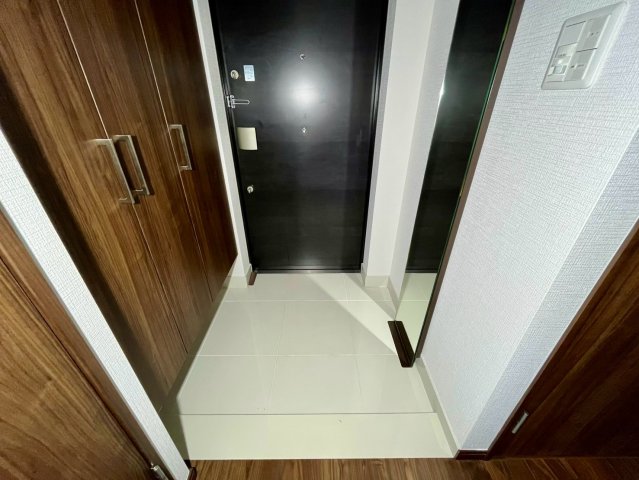 玄関　プレサンスロジェ葵