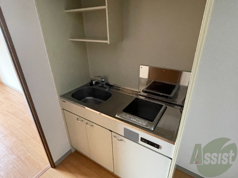 キッチン　キッチンはＩＨクッキングヒーターになっています。