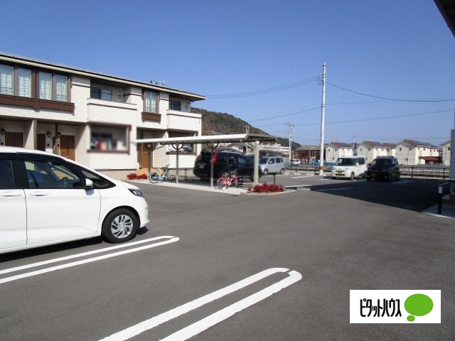 駐車場　駐車場