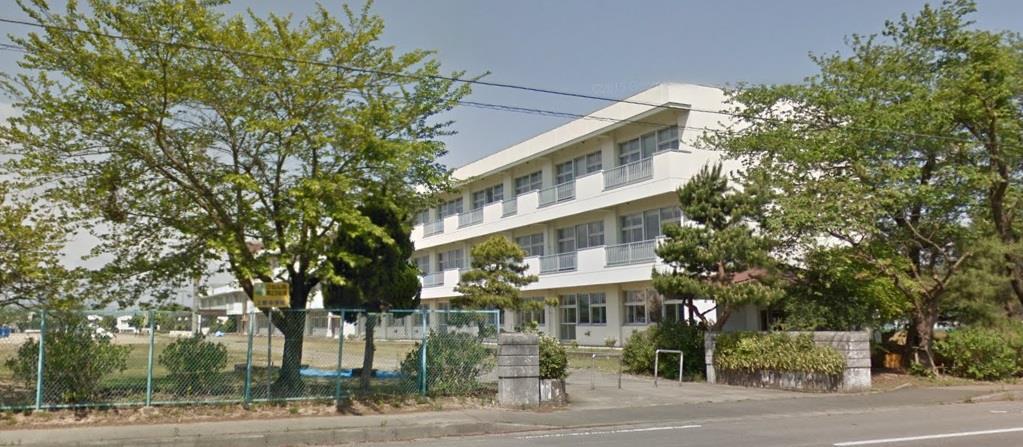 中学校　北上市立上野中学校（中学校）まで382m