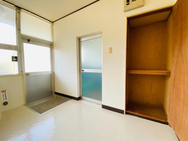 玄関　同型　別号室