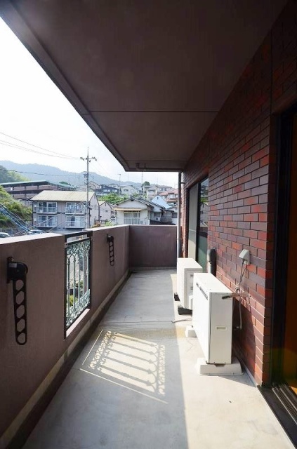 バルコニー　別号室の写真　間取りは反転です。