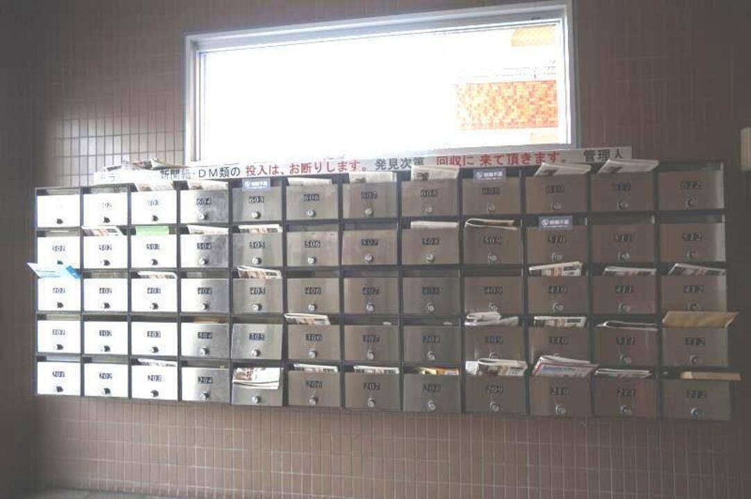 エントランス　メールBOX