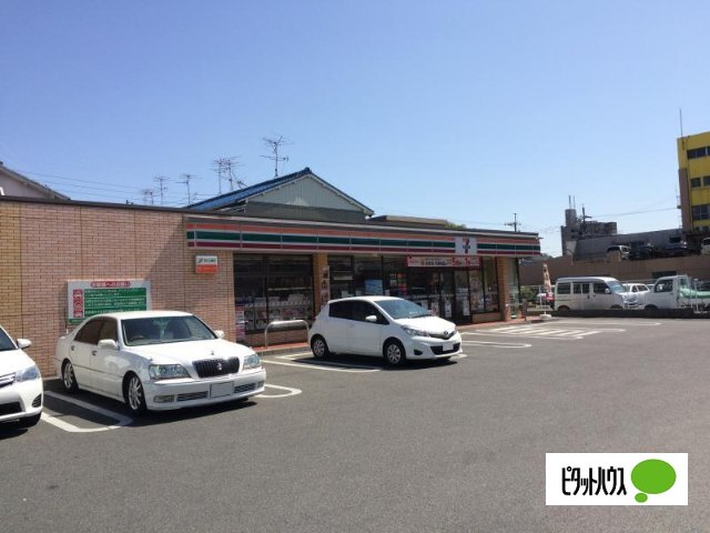 コンビニ　セブンイレブン名古屋野並２丁目店（コンビニ）まで111m
