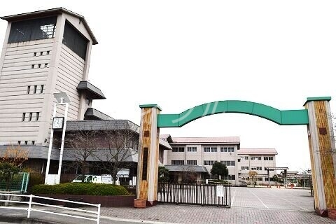 小学校　岡山市立御南小学校（小学校）まで995m