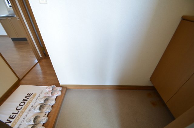 玄関　収納付玄関