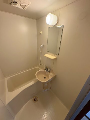 バス・シャワールーム　お風呂で日々の疲れを落としましょう