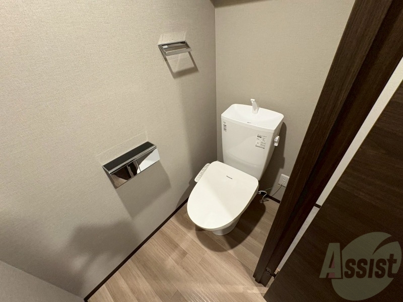 トイレ　シャワートイレになっているので快適です！