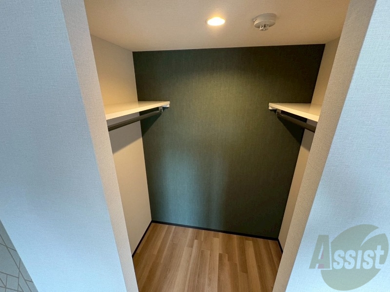 収納　クローゼットは奥行きもあり、荷物が多い方でも安心です。