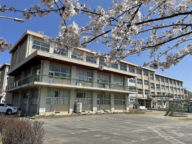 小学校　岐阜市立芥見東小学校（小学校）まで1382m