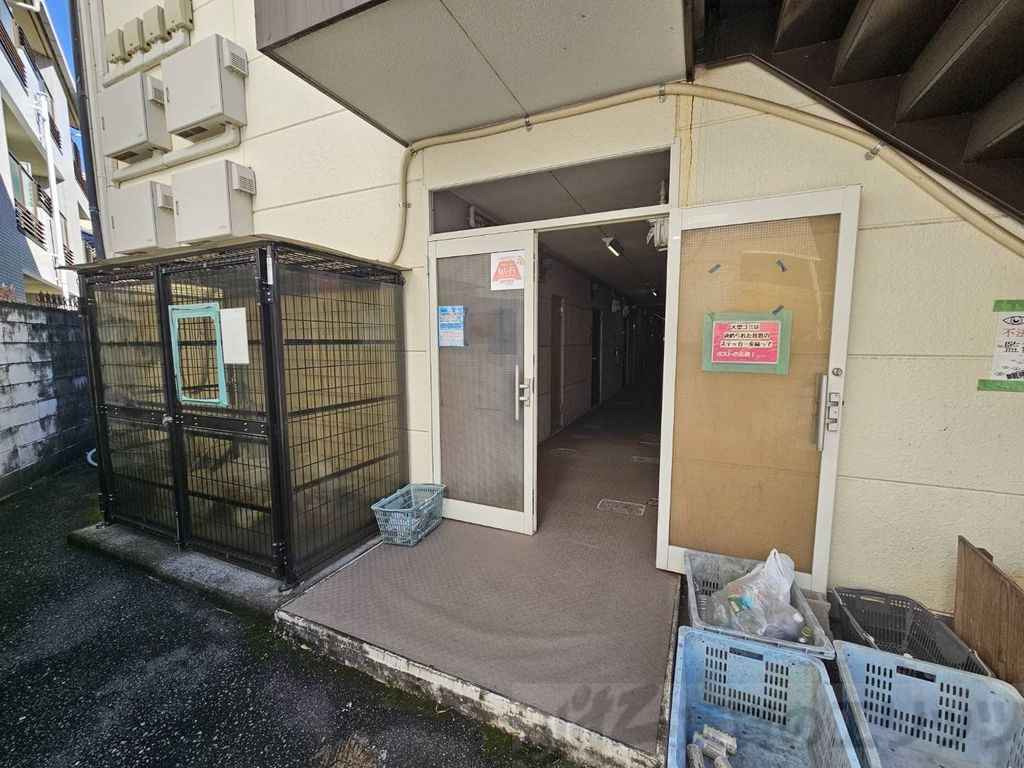 エントランス　エントランス