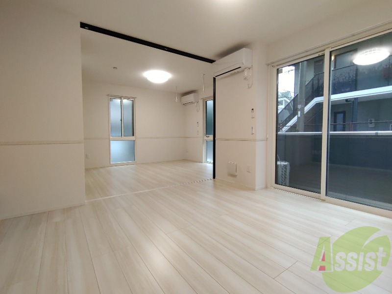 居室・リビング　こちら生活のメインとなります洋室でございます。