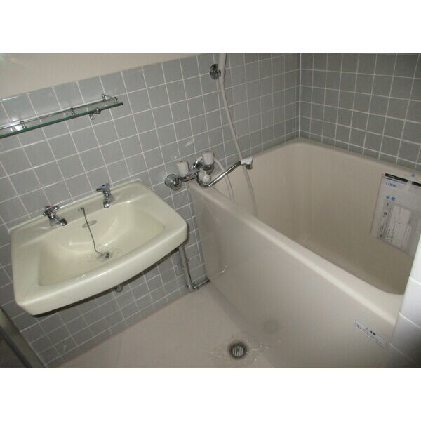 バス・シャワールーム　同物件別室です。