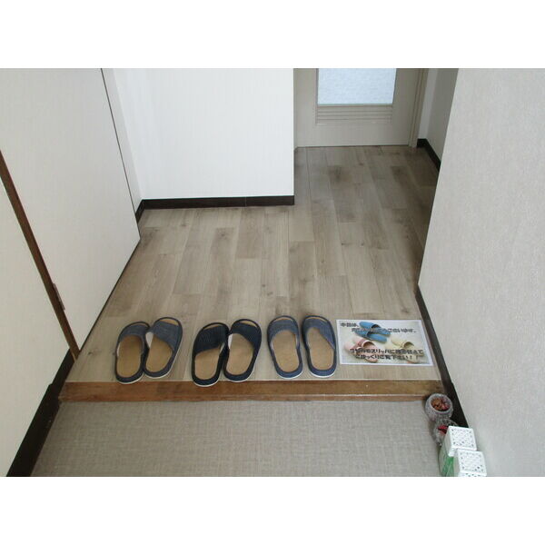 玄関　同物件別室です。