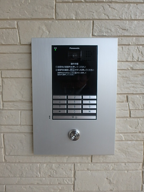 セキュリティ　オートロック付きの玄関