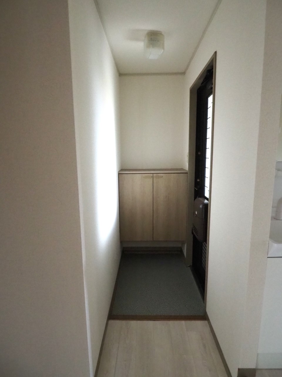 玄関　シューズBOXがあると片付いた玄関がキープできますね