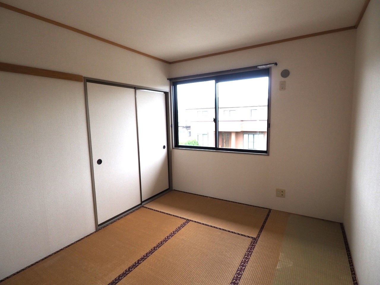 居室・リビング　北側和室6帖　お休みの日はのんびりできますね。