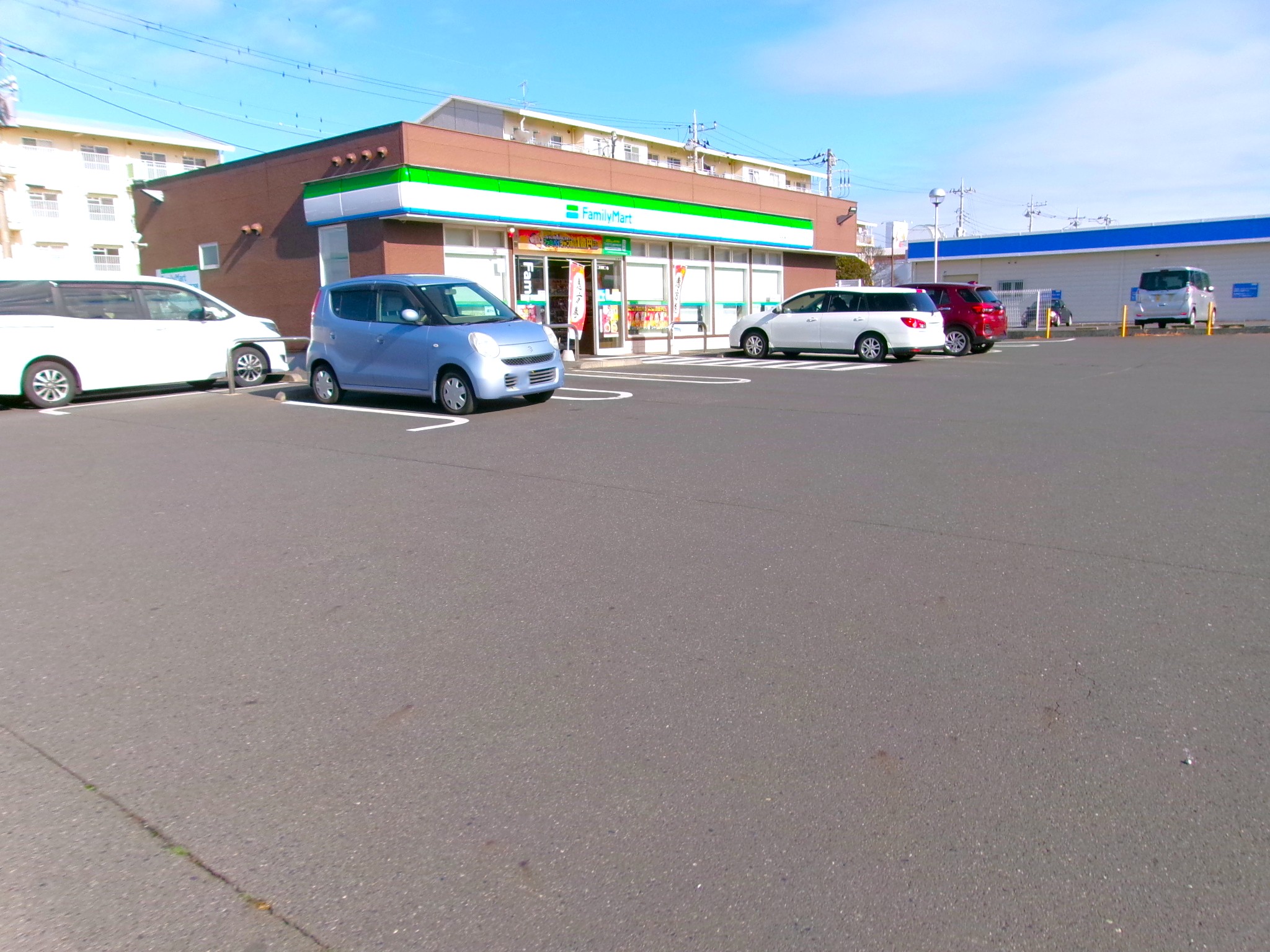 コンビニ　ファミリーマートひたちなか昭和通り店（コンビニ）まで548m