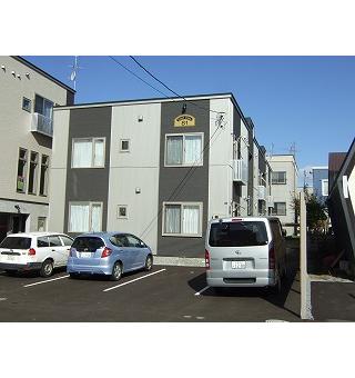 建物外観　無料駐車１台付き！