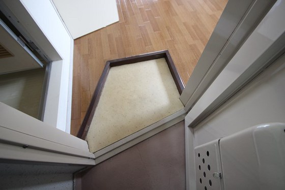 玄関　※別号室の写真です