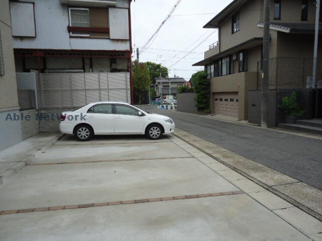 駐車場　駐車場