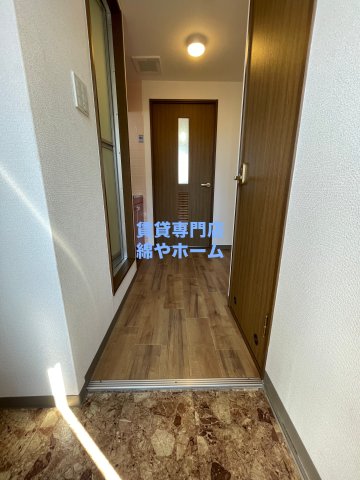 玄関　収納もある玄関です