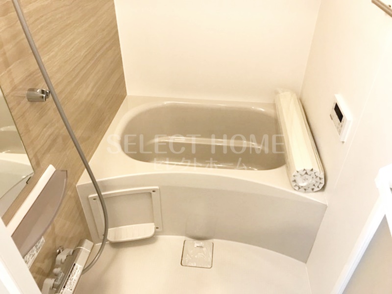 バス・シャワールーム　コンパクトで使いやすいお風呂です