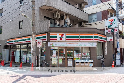 コンビニ　セブンイレブン（コンビニ）まで321m