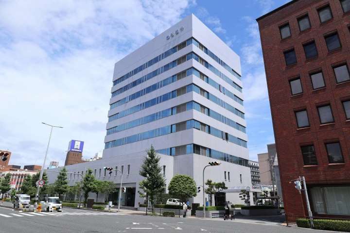 銀行　鳥取銀行　本店（銀行）まで758m