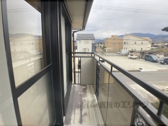 バルコニー　出窓