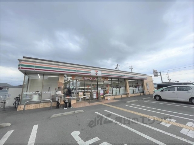 コンビニ　セブンイレブン桜井阿部西店（コンビニ）まで1200m