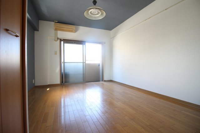 居室・リビング　反転タイプになります