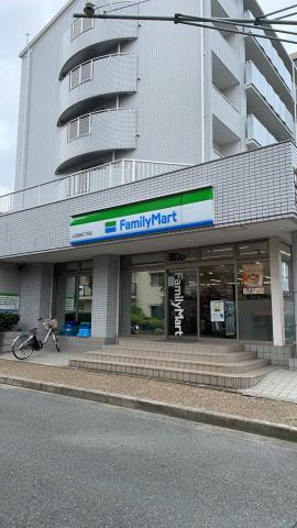 コンビニ　ファミリーマート（コンビニ）まで468m