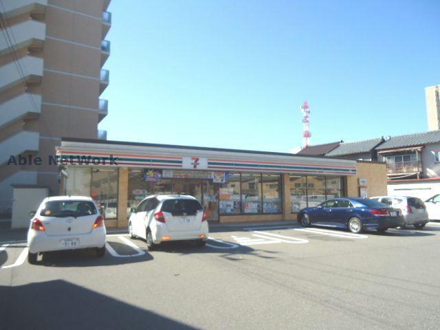 コンビニ　セブンイレブン新潟上大川前通4番町店（コンビニ）まで219m