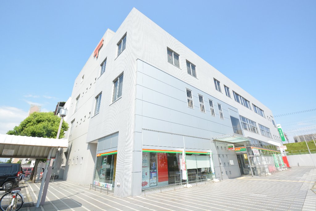 その他　中川郵便局（その他）まで213m